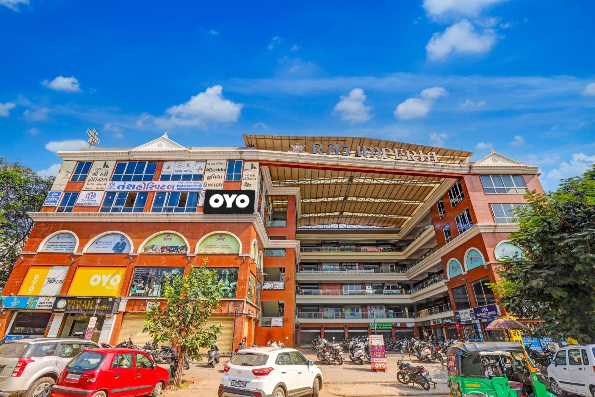 Hotel O Lotus Hotel Surate Exterior foto